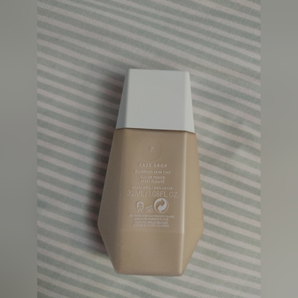 Fenty Beauty Eaze Drop Blurring Skin Tint (Shade 7) - Picture 3 of 4